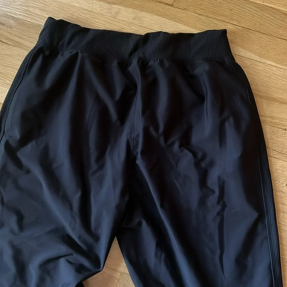 Old Navy Black Tapered Joggers, super soft - Picture 4 of 4